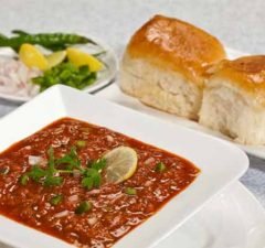 Pav bhaji Recipe in Hindi - How to make yummy Pav bhaji at Home