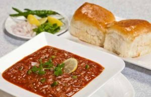 Pav bhaji Recipe in Hindi - How to make yummy Pav bhaji at Home