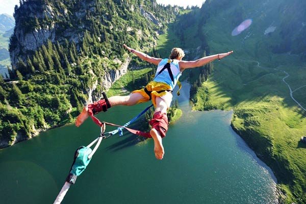 You feel the ultimate thrill when you bungee jump from a height of 83 metres. Image credit - www.jumpingheights.com
