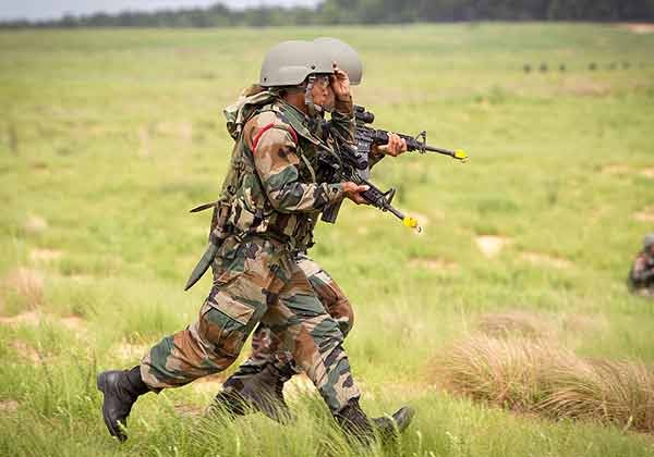 Two soldiers were martyred as Indian army foils infiltration bid in kashmir