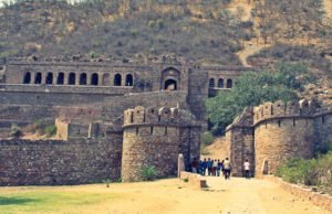 Bhangarh Fort- The most haunted place in India